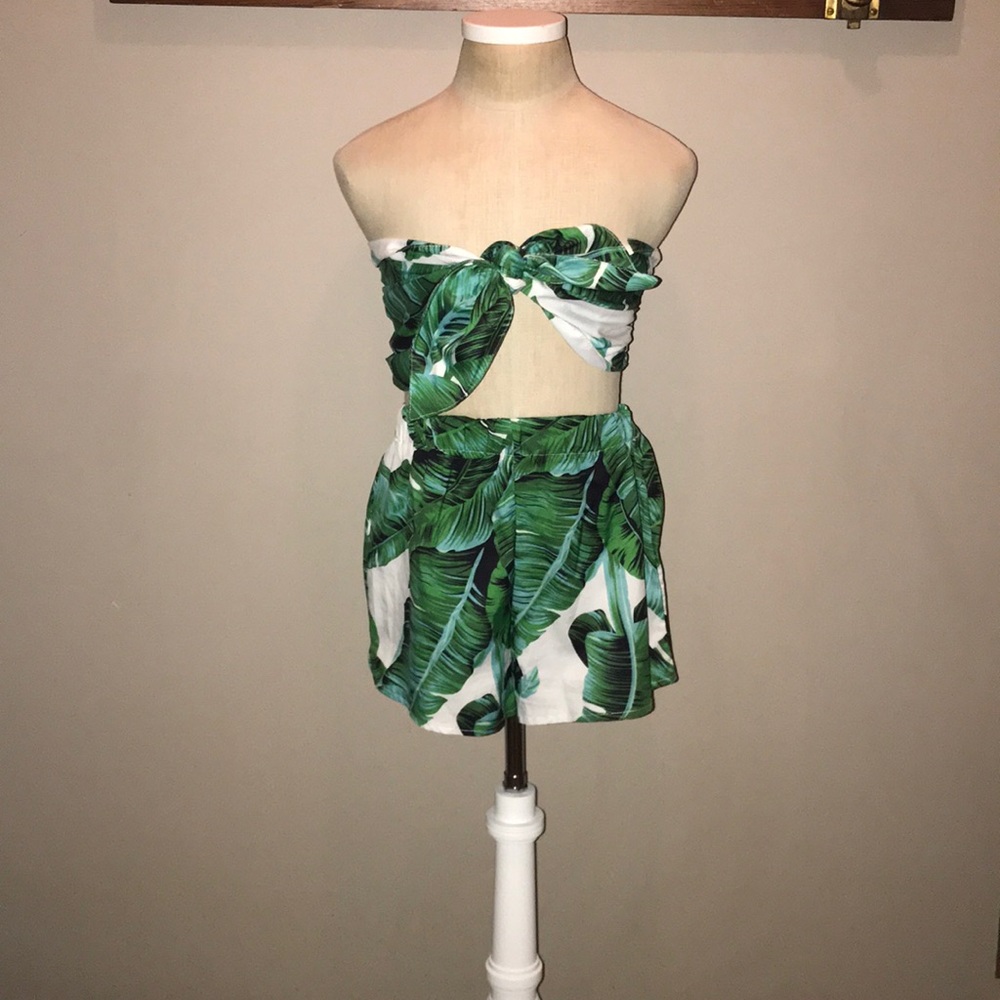 Two piece palm outfit NWOT